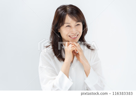 Female middle beauty 116383383