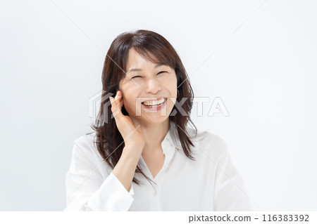 女性中間美女 116383392