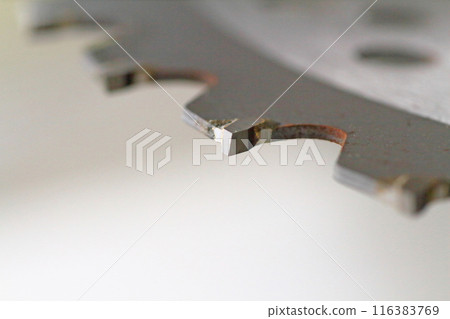 用於割灌機（割草機）的尖頭鋸的特寫 116383769