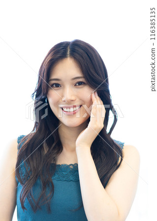 20多歲女性美女形象(黑長髮、無袖) 116385135