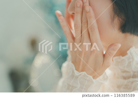 female, lady, woman 116385589