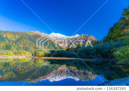 [秋季素材]秋季上高地和大正池周圍的風景[長野縣] 116387265