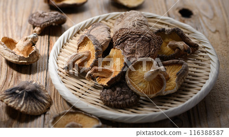 Dried Shiitake mushrooms from Oita Prefecture (dried shiitake mushrooms) 116388587