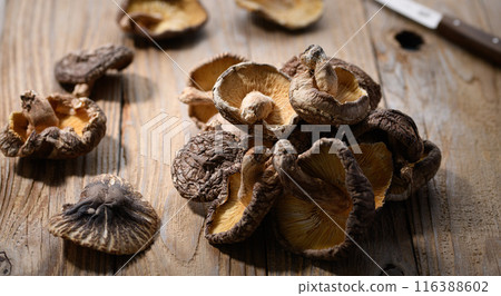 Dried Shiitake mushrooms from Oita Prefecture (dried shiitake mushrooms) Dried Shiitake mushrooms from Oita Prefecture (dried shiitake mushrooms) 116388602