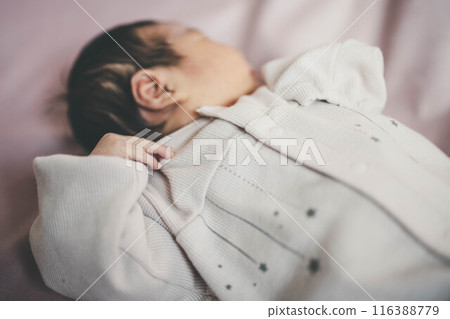 Newborn baby 116388779