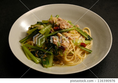 Tuna and Komatsuna Pasta Tuna and Komatsuna Pasta 116390976