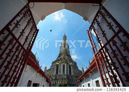 Wat Arun is an important tourist attraction and is also a symbol of Bangkok that tourists from all over the world know. and want to come visit. Wat Arun is an important tourist attraction and is also a symbol of Bangkok that tourists from all over the world know. and want to come visit. 116391420
