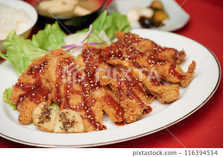 Delicious looking sautéed pork cutlet set meal, cafe, restaurant, chicken Delicious looking sautéed pork cutlet set meal, cafe, restaurant, chicken 116394554