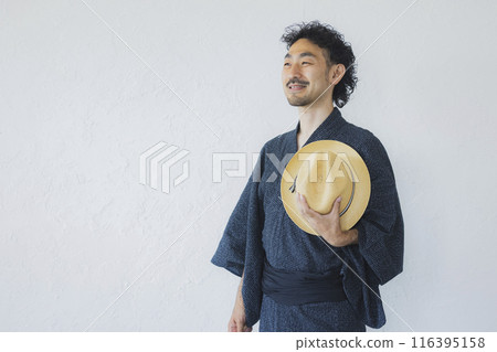 穿著浴衣的男人 穿著浴衣的男人 116395158