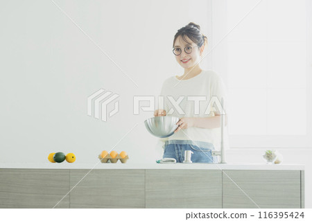 廚房裡的女人 116395424