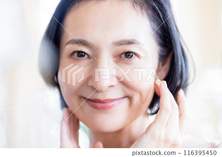50多歲中年女子的美麗形象 50多歲中年女子的美麗形象 116395450