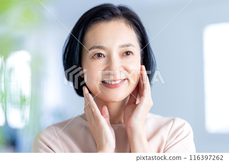 Beauty image of a middle-aged woman in her 50s 116397262