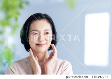 50多歲中年女子的美麗形象 50多歲中年女子的美麗形象 116397264