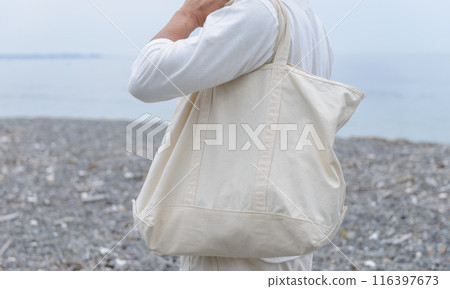 Tote bag on the shoulder Tote bag on the shoulder 116397673