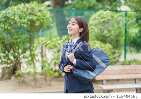 微笑的女孩高中學生 116404563
