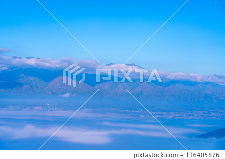 [雲海素材]秋天從長峰山看到的松本平雲海[長野縣] 116405876