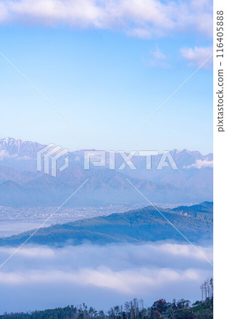 [Sea of clouds material] Matsumotodaira sea of clouds seen from Mt. Nagamine in autumn [Nagano Prefecture] 116405888