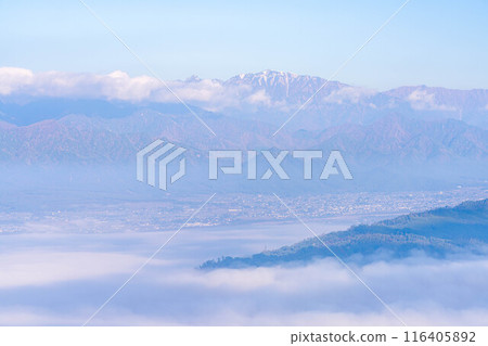 [雲海素材]秋天從長峰山看到的松本平雲海[長野縣] 116405892