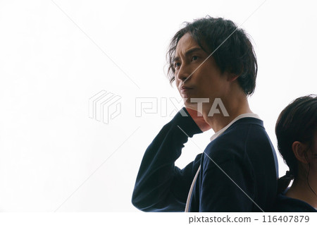 Silhouette of a man and woman with thinking expression 116407879