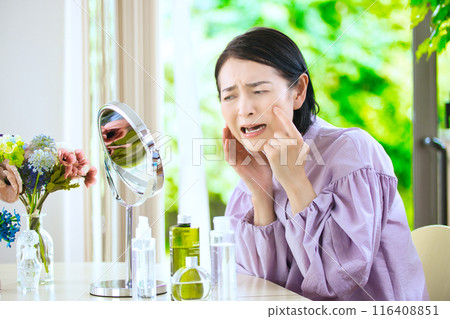 中年女人擔心細皺紋 116408851