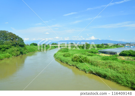 View from the train window at JR East Niigata Station and the Shinetsu Line from Niigata Station to Niitsu Station (Summer 2022) 116409148