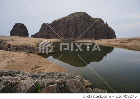 京丹後市巨大的立岩與水景觀Ver2 116409270