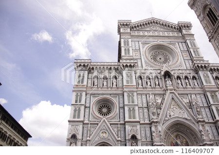 Florence Cathedral in Piazza del Duomo of Florence, Italy Florence Cathedral in Piazza del Duomo of Florence, Italy 116409707