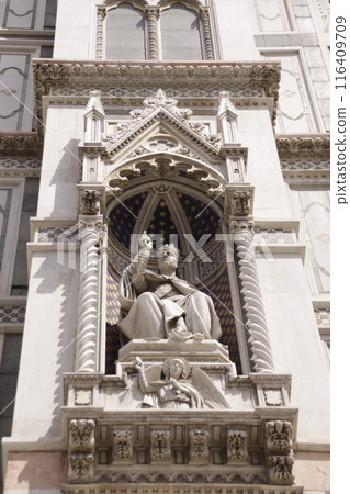Florence Cathedral in Piazza del Duomo of Florence, Italy 116409709