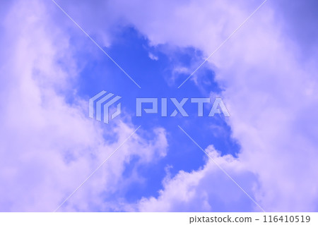 Blue sky with clouds (background material) 116410519