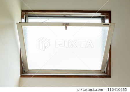 二手房倒窗 116410665