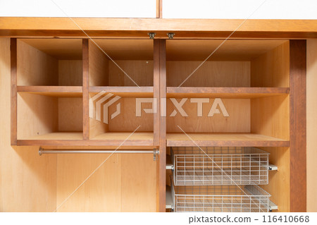Closet in used house 116410668