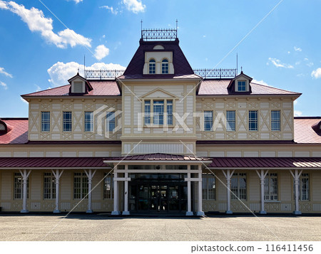 札幌舊車站正面,北海道歷史森林,天氣晴朗。 札幌舊車站正面,北海道歷史森林,天氣晴朗。 116411456