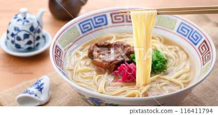 沖繩的靈魂食物Soki蕎麥麵（烤軟骨Soki蕎麥麵） 116411794
