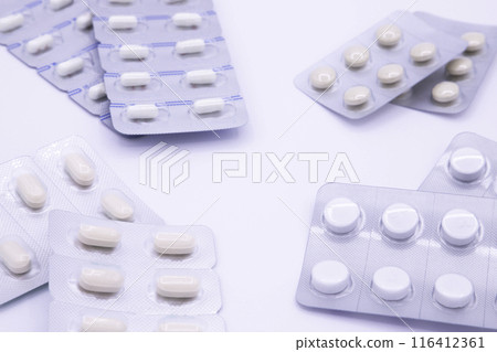4 types of tablets in a sheet 116412361