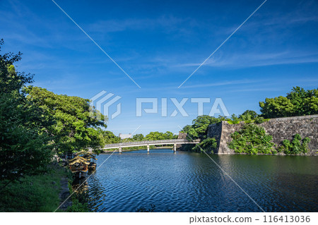 Osaka Castle Moat Gokurakubashi Bridge 116413036