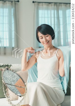 女生 女孩 女性 116414212