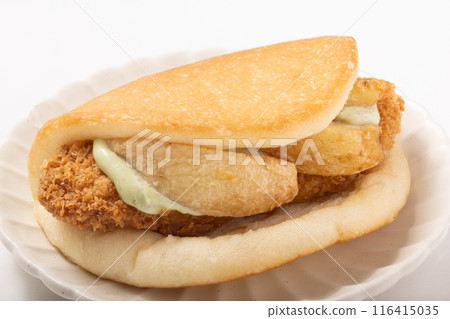 Fish and chips sandwich Fish and chips sandwich 116415035
