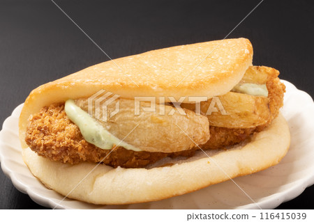 Fish and chips sandwich Fish and chips sandwich 116415039