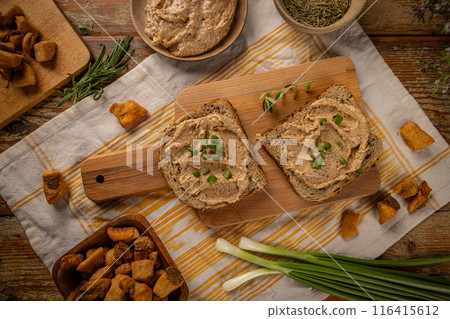 Crackling spread is served on multigrain bread 116415612