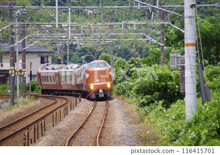 The new Yakumo train leans sharply through the curves The new Yakumo train leans sharply through the curves 116415701