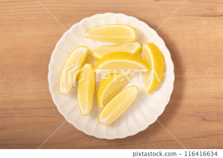 Cut lemon Cut lemon 116416634