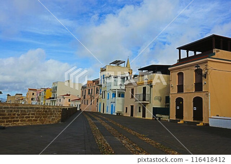 Old town of Alghero, Sardinia 116418412