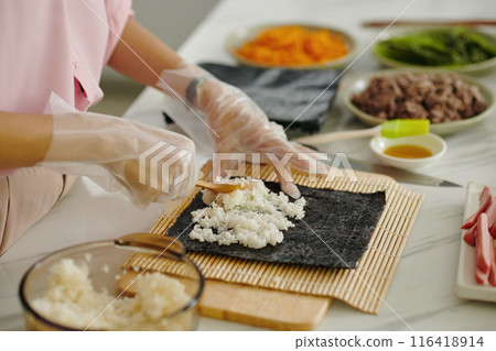 Woman Making Korean Kimbap At Home 116418914