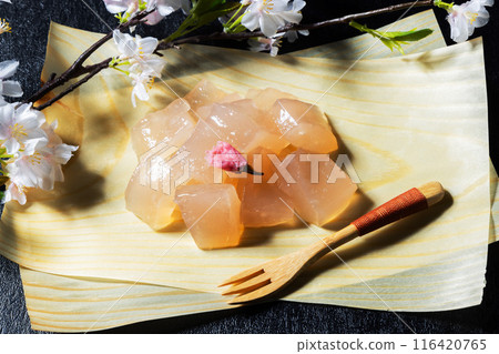 蕨麻糬傳統上使用蕨澱粉製成 116420765