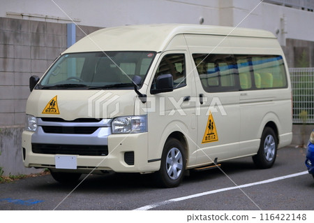 Kindergarten bus image 116422148