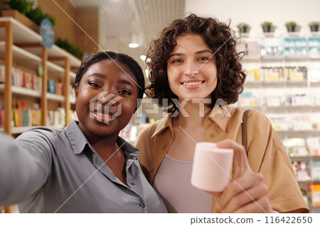 Making vlog about new cosmetic product Making vlog about new cosmetic product 116422650