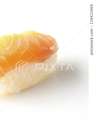 白色背景下拍攝的一把鮭魚 116422669