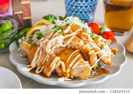 Chicken fried sweet vinegar sauce Chicken fried sweet vinegar sauce 116424155