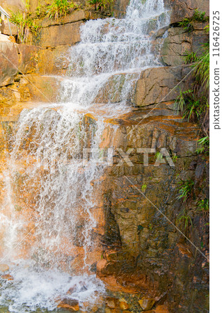 A small waterfall.  116426725