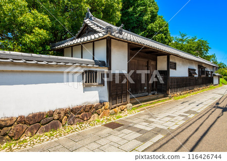 三重縣龜山市加藤家長山門 116426744